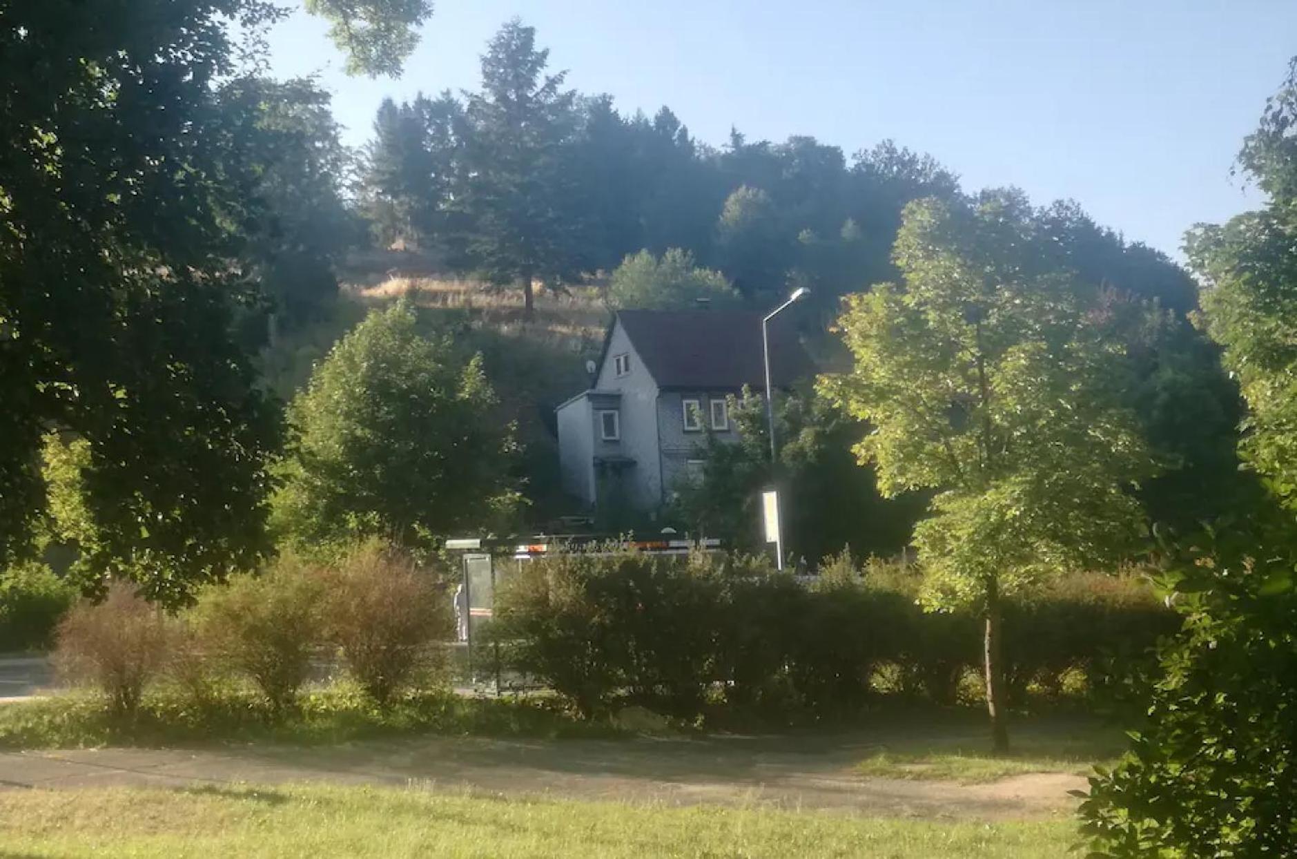 Suhl - Ihre Erholsame Arbeiterwohnung In Zentrumnaehe Exterior photo